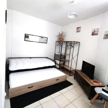 T2 Duplex Avec Terrasse Vue Cathedrale * Narbonne