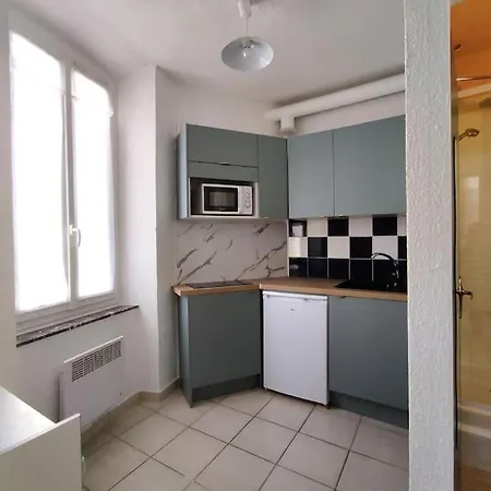 T2 Duplex Avec Terrasse Vue Cathedrale Apartmán Narbonne
